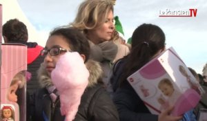 Valérie Trierweiler et Samy Naceri, mère et père Noël du Secours populaire