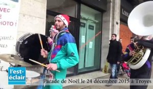 Parade de Noël dans les rues de Troyes