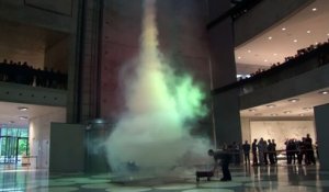 La plus grande tornade artificielle au Mercedes-Benz Museum - 35 metres