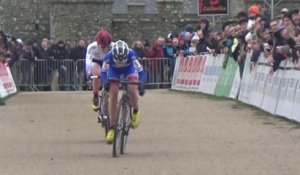 Coupe de France de cyclo-cross 2015 : L'arrivée des Dames pour la 2e place à Flamanville