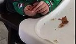 La Video De Ce Bebe En Train De Manger Sa Premiere Glace Vous Fera Certainement Rire Sur Orange Videos