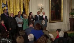 Obama en pleurs lors de sa conférence de presse sur les armes à feu