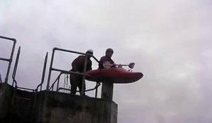 Magnifique lancement d'un kayak... FAIL énorme