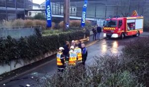 Remorquage de la voiture accidentée à Périgueux