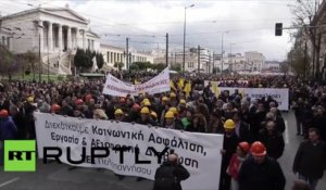 Après les fermiers et les retraités, les architectes, ingénieurs et avocats prennent les rues d'Athènes