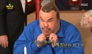 Jack Black essaie de souffler une bougie avec un collant sur la tête - Emission de TV coréenne