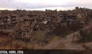 Syrie : la ville d'Homs complètement détruite, filmée par un drone