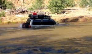 Risquer un 4x4 Nissan dans une rivière profonde : check !