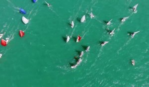 Time lapse d'une course de bateau filmée au drone : on dirait des jouets!
