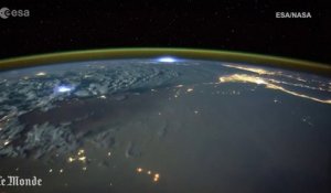 Un astronaute filme des éclairs vus de l'espace