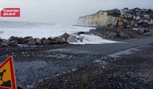 Enrochement d'urgence à Criel