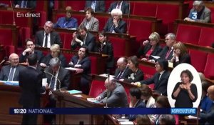 Crise agricole : Manuel Valls annonce une baisse de sept points des charges sociales