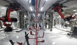 La chaîne de production pour le Model X de Tesla en timelapse