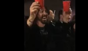 Dave Grohl and Lady Gaga get drunk at The Oscars