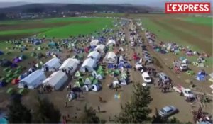 Grèce: un drone filme un camp de migrants bloqués à la frontière
