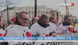 Des centaines de Calaisiens manifestent leur désarroi à Paris
