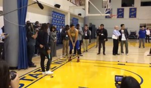 Golf - WTF : Curry rentre un putt sur un terrain de basket
