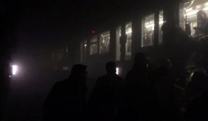Scènes de panique après l'explosion dans le métro de Bruxelles - Regardez