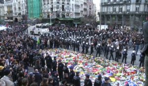 Bruxelles: la police anti-émeute disperse des hooligans