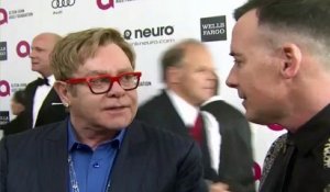 Elton John accusé de harcèlement sexuel