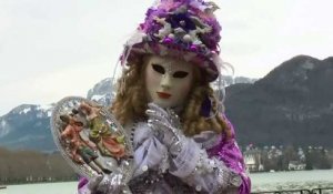 La place du village : Carnaval d’Annecy