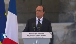 Soldats morts au Mali: "Ils avaient tous trois l’élan de la jeunesse" salue Hollande