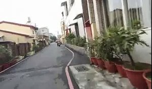 Road Rage entre deux hommes à scooter à Täiwan