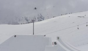 David Wise pulvérise le record du monde de saut à ski !