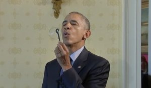 Quand le président Obama fait des bulles à la Maison Blanche