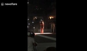 Rihanna dedicates song to Prince during concert