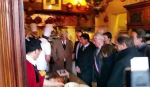 Visite de Manuel Valls à la Mère Poulard