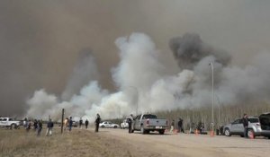 Incendies au Canada: l'évacuation des habitants continue - Le 07/05/2016 à 15h10