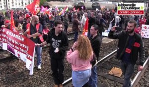 VIDEO. Poiters. Loi Travail les manifestants envahissent les voies ferrées