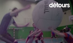 Détours – Le Kin-ball, sport (très) collectif et ballon géant