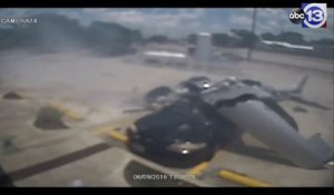 Un avion s'écrase sur une voiture à Houston