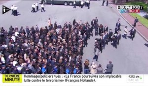 Un policier refuse de serrer la main de François Hollande et de Manuel Valls