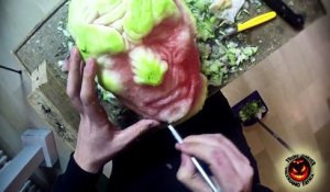 Le visage d'un personnage de Game Of Thrones sculpté dans une pastèque