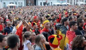 Ambiance sur la Place de Mons pour le match Suède-Belgique