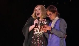 Adele lâche un rot au visage d'une fan
