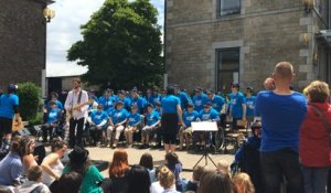 Festival Au Foin de la rue : chorale Huguette the power