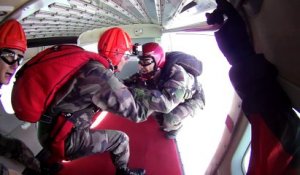 Saut en parachute à 3500 mètres d'altitude au-dessus de Pau