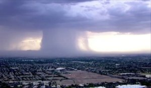 Une gigantesque colonne d'air et de pluie s'abat sur l'Arizona