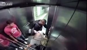 Il rend les gens taré en pêtant dans un ascenseur hahaha - poop elevator prank