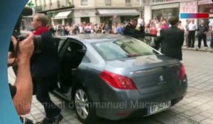 Emmanuel Macron accueilli par des manifestants à Laval
