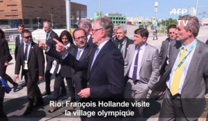 François Hollande visite le village olympique de Rio
