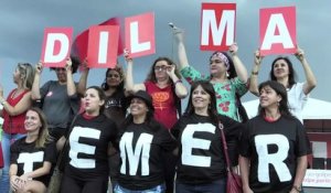 A Brasilia, des partisans de Rousseff veulent encore y croire