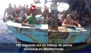 190 migrants secourus d'un bâteau de pêche