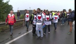 Opérations coup de poing pour réclamer le démantèlement de la "Jungle" à Calais