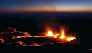Eruption du Volcan Piton de la Fournaise filmé par un drone