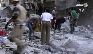 Après les bombardements, l'armée syrienne avance dans Alep